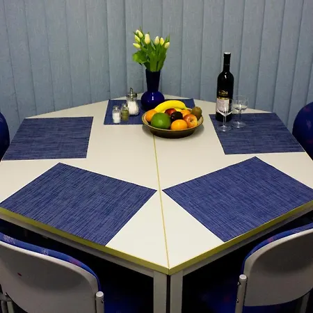 Blue Apartment In Beautiful English Style Garden With Atmosphere 布拉格 外观 照片