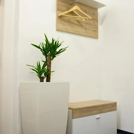 Blue Apartment In Beautiful English Style Garden With Atmosphere 布拉格 外观 照片